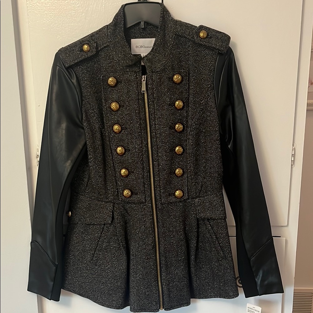 NWT BCBG Black and Gray Blazer Jacket with Fitted Silhouette and Golden Buttons